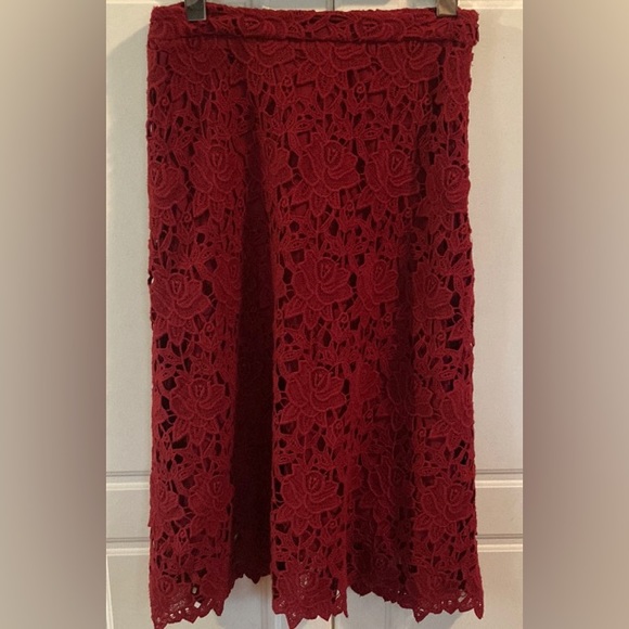 ZARA💫Women’s Burgundy Crochet Lace Overlay Mid Length Skirt - Picture 4 of 11